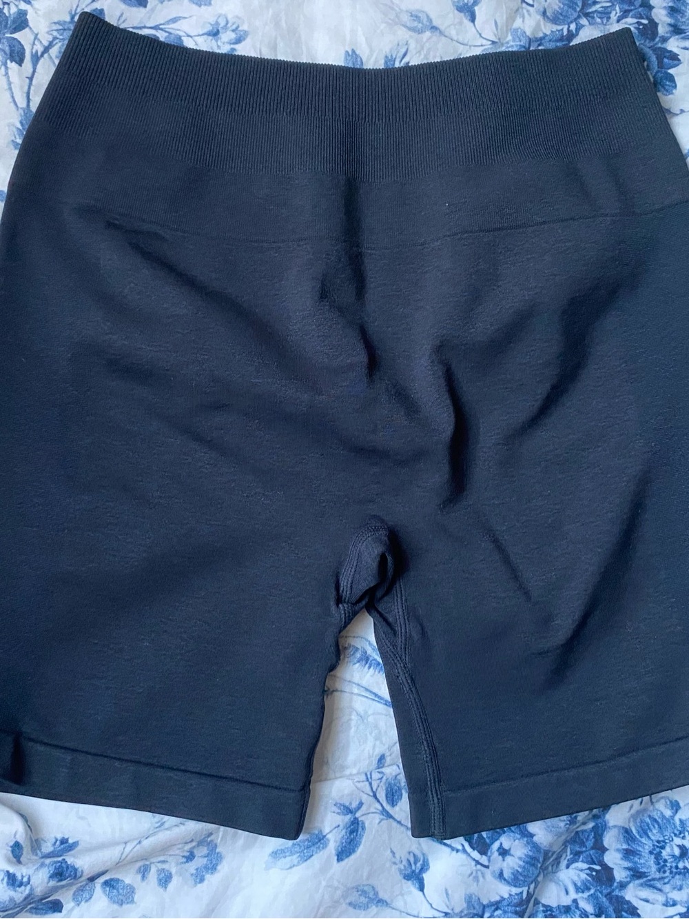 Seamless Black High-Waist Athletic Bike Shorts